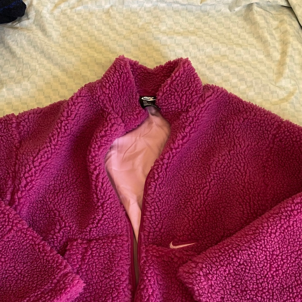 Nike Women's Teddy Jacket in Bright Magenta
